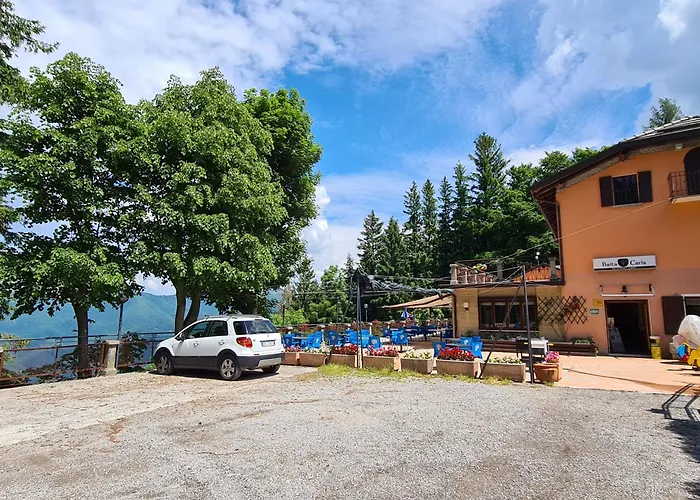 Otel Carla Brunate